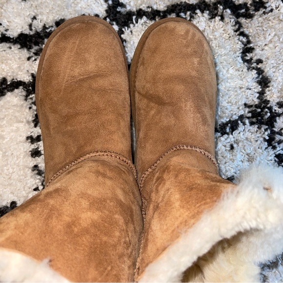 UGG Boots - Picture 8 of 11
